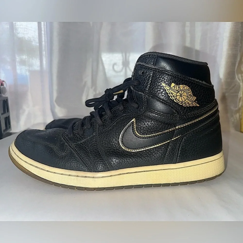 Used Air Jordan Retro 1 High City of Flight 2018 Mens size 12 (555088-031)